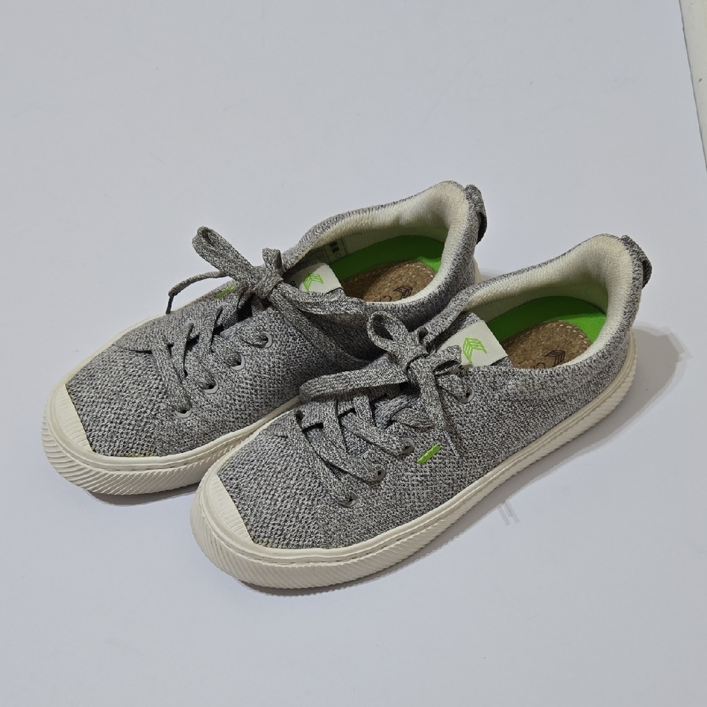 Cariuma Stone Grey IBI Low Sneakers